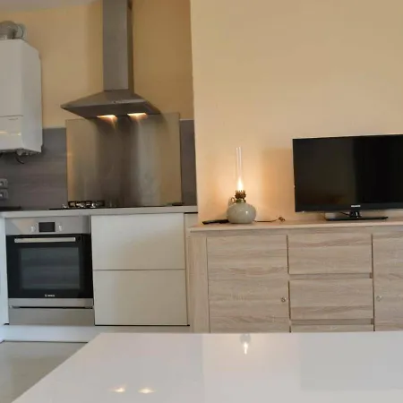 Apartment Climatise 3 Pieces, 6 Couchages, Proche Et Centre, Garage Inclus - Fr-1-250-61 *